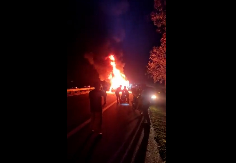 Two burnt to death in fiery crash near Sedenak