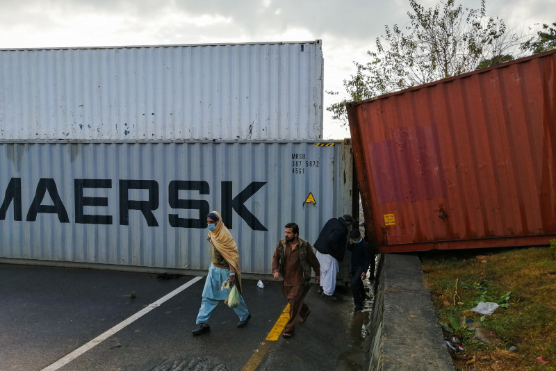 Islamabad sealed off over anti-France protest