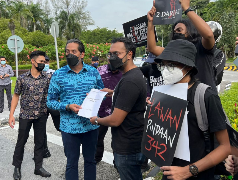 [UPDATED] Youth coalition protests MoH’s amendments to Act 342