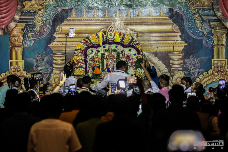 Thaipusam: two mil people expected to throng Batu Caves, seven roads closed