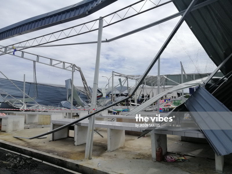 Wind gust tears roof off Putatan Market