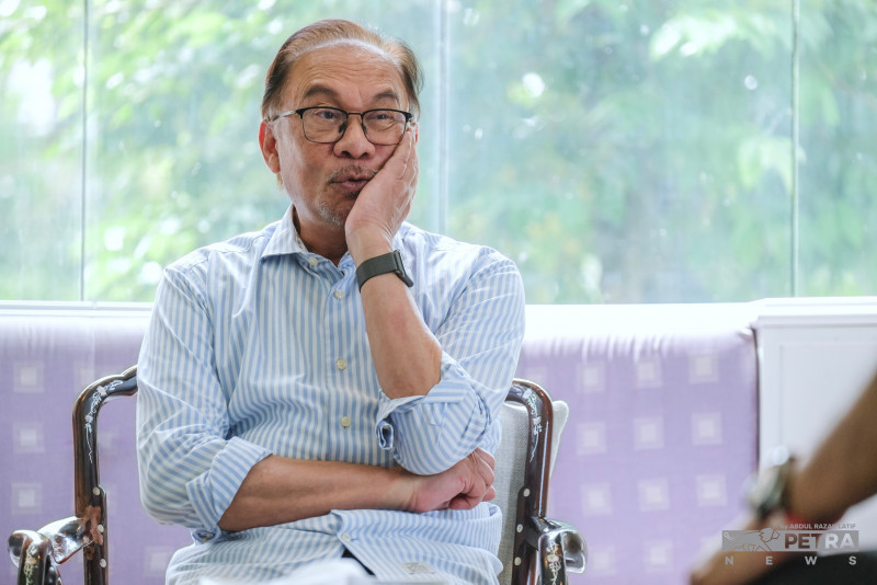 GE15: atmosphere like 1998 again, says Anwar moved by public support
