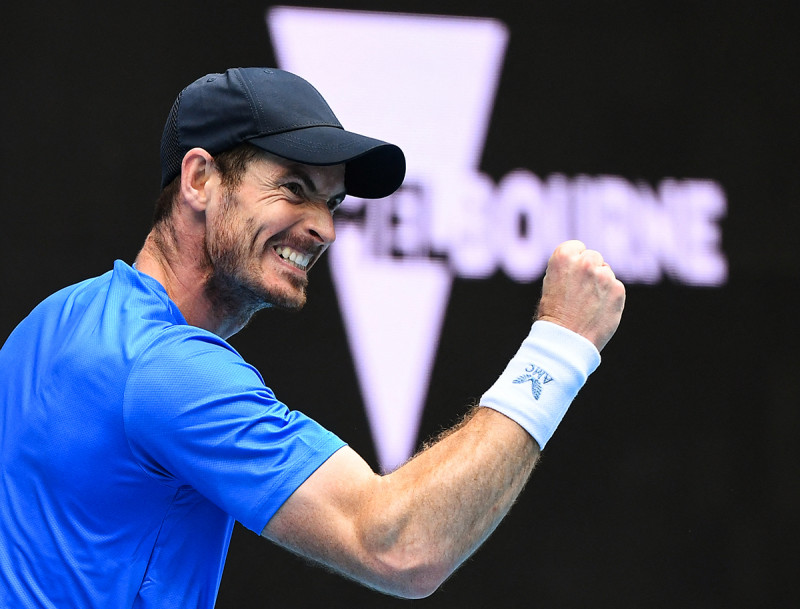 Wildcard Murray wins five-set epic on return to Australian Open