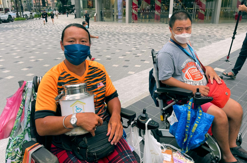 Ex-Paralympian chooses to peddle streets than heed M’sia’s ‘empty promises’ 