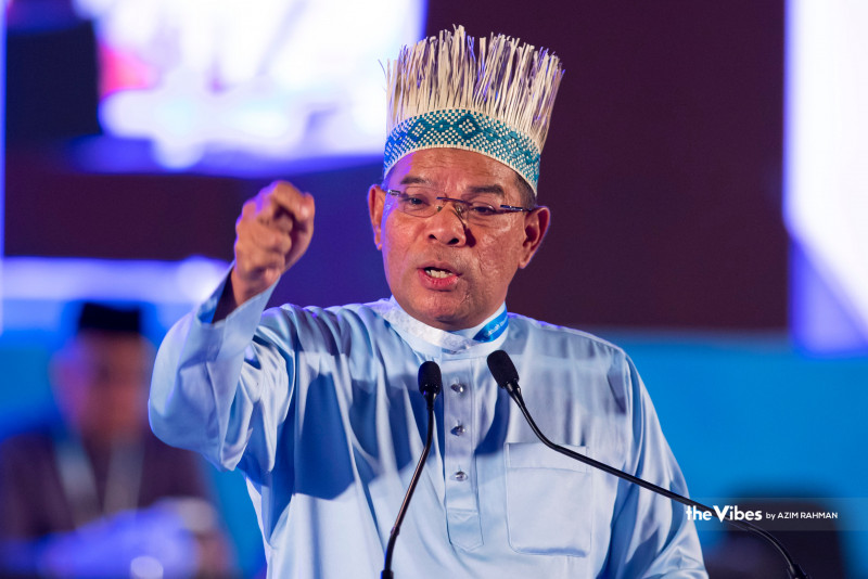 Don’t play up religious issues in Sungai Bakap, says Saifuddin