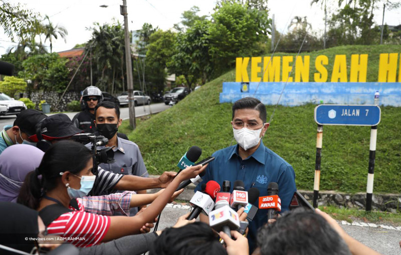 Kemensah landslide clean-up, touch-up works to cost RM1 mil: Azmin