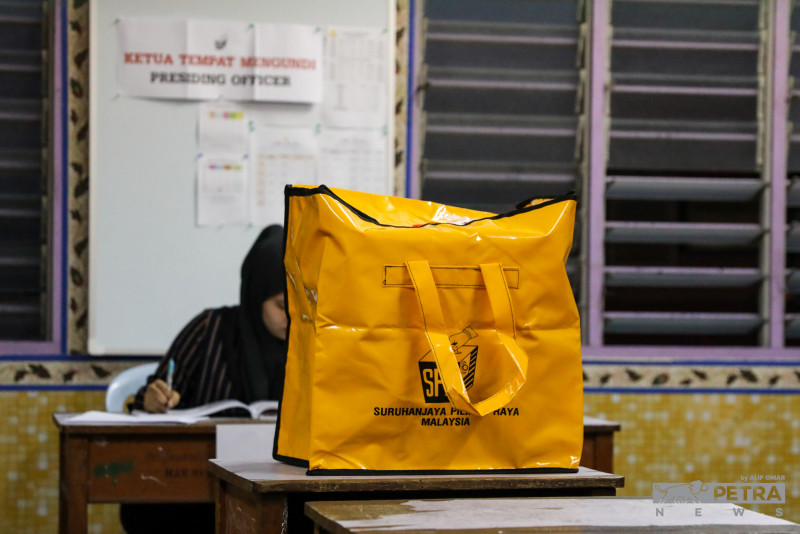 GE15: Padang Serai, Tioman voters cast last ballot at 6pm