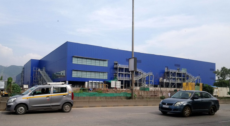 Hundreds shrug off pandemic for Ikea's new India store