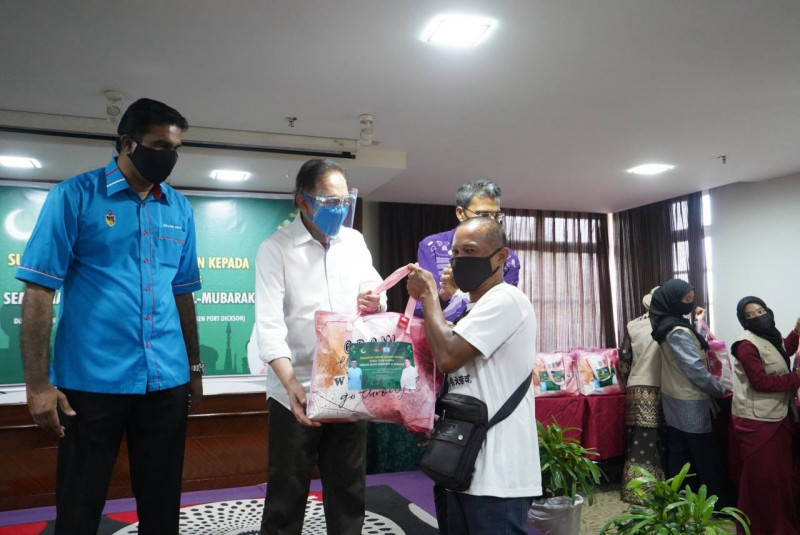 Anwar hints at defending seat in GE15, says his heart now in Port Dickson