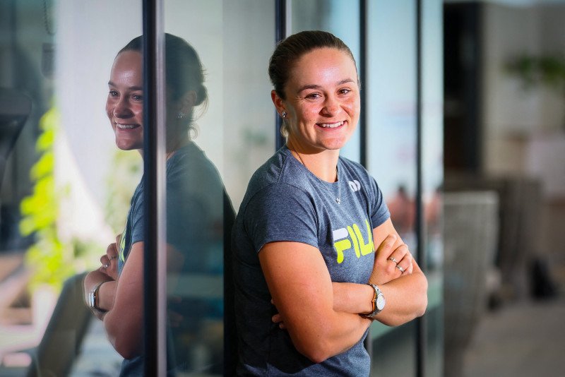 Retired tennis no.1 Barty to play celebrity golf event