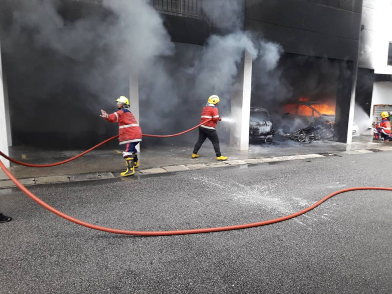 Fire destroys cars, motorcycles at Penang condo