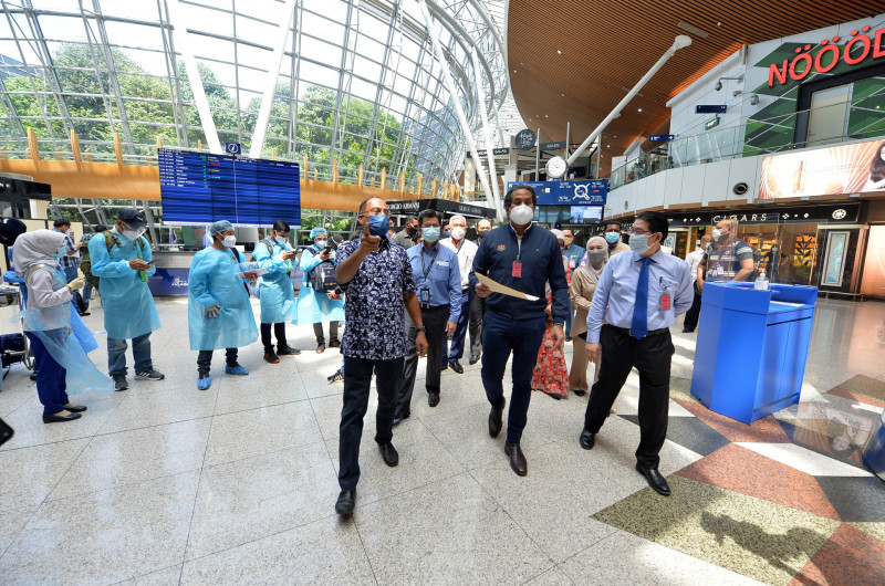 Applications for home quarantine can now be made online: Khairy