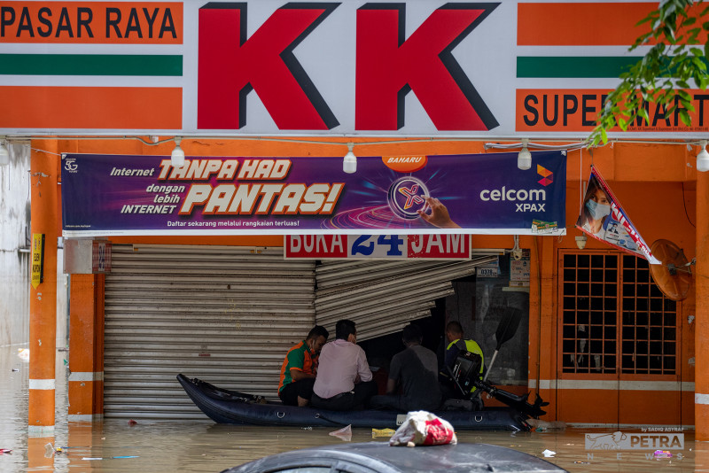 Flood prep: Taman Sri Muda opens control centre, multi-level parking