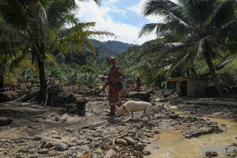 3 missing in Bentong mud floods; 32 rescued