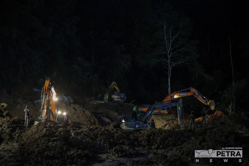 Batang Kali landslide: search continues into day six 