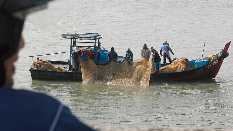 Sabah to demand control over deep-sea fishing from Putrajaya