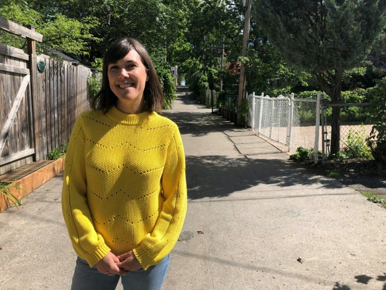 Back alleys green oases for pandemic-weary Montreal