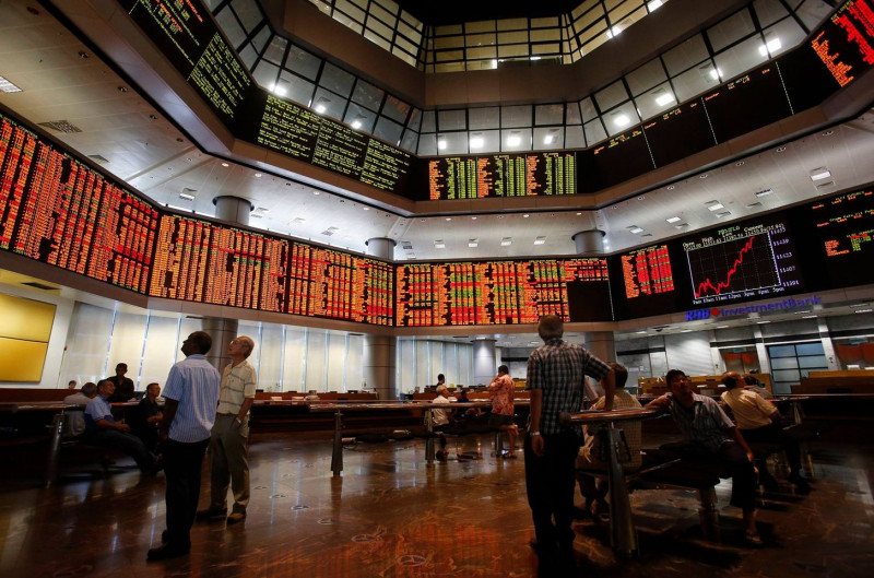 KLCI eases slightly at opening