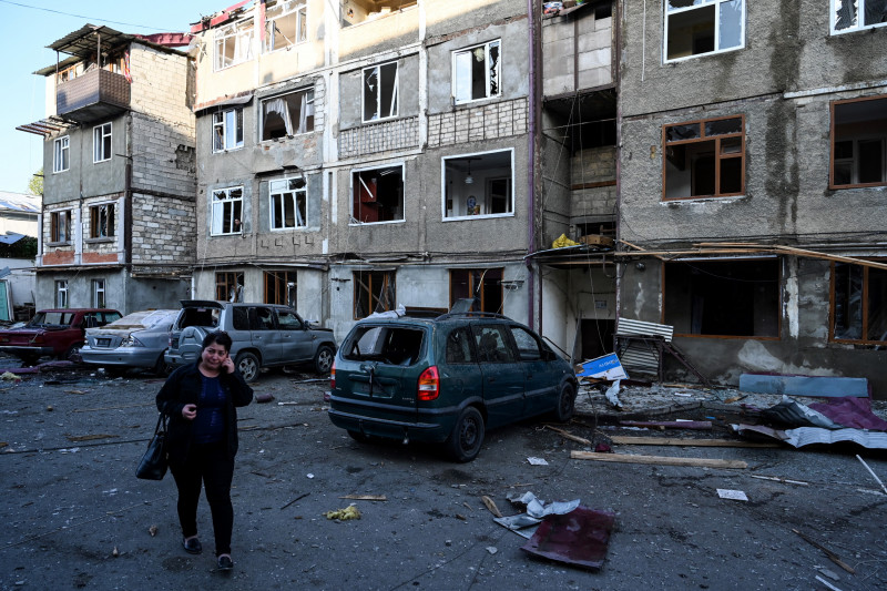 Heavy fighting over Karabakh after main city shelled