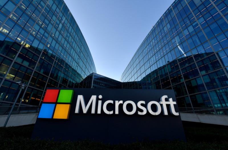 Microsoft seeks to fill void if Google exits Australia