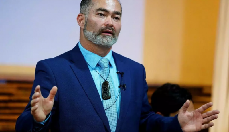 Conspiracy-driven bluesman bombs in New Zealand election