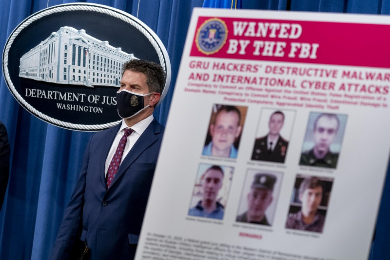 US charges Russians with cyberattacks on Ukraine, French elections, Olympics
