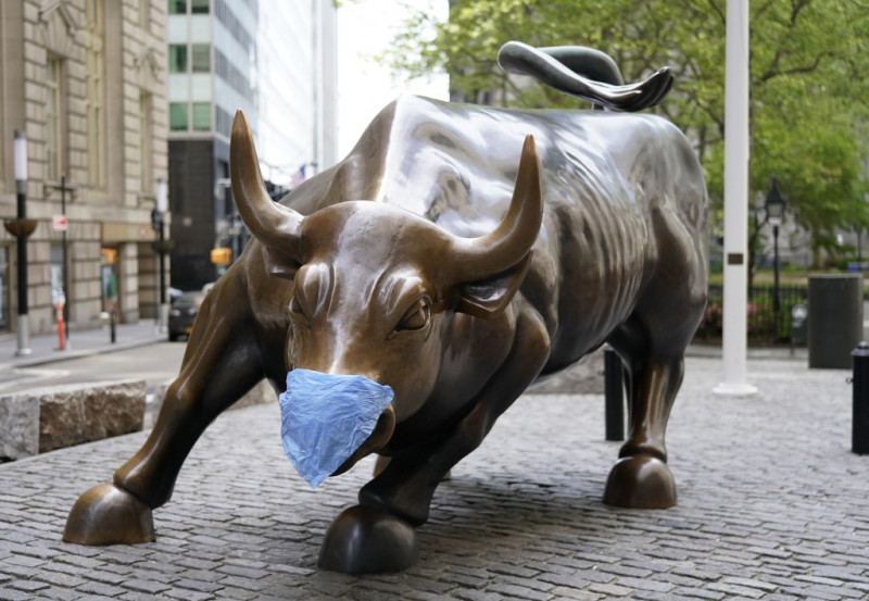 Major Wall St indices end at record highs