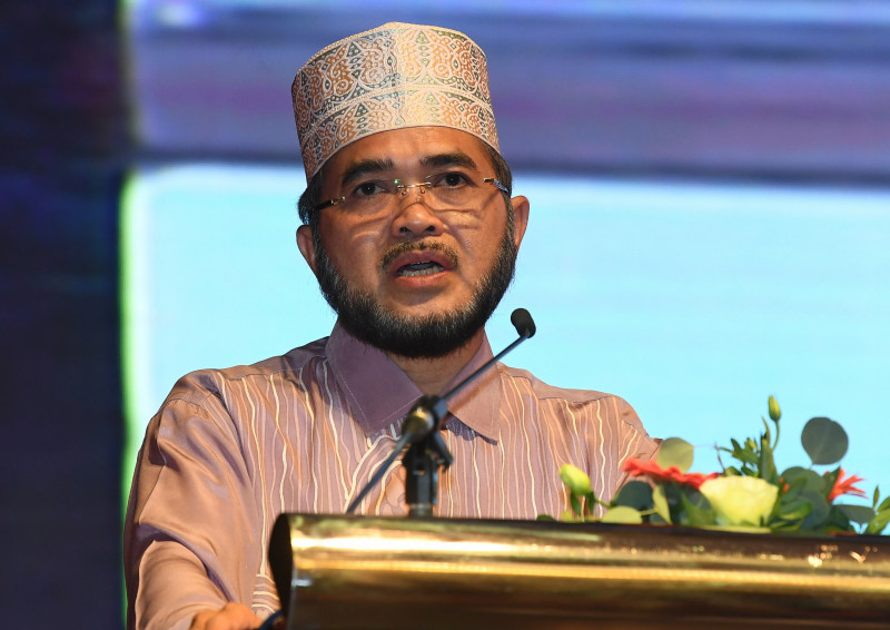 You’re no ‘Mr Clean’, PAS lawmaker jibes at Anwar