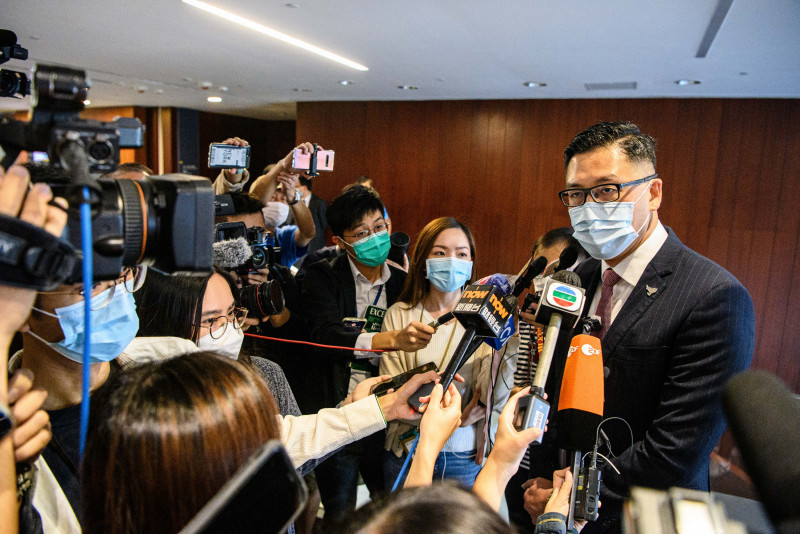 HK pro-democracy lawmakers resign en masse