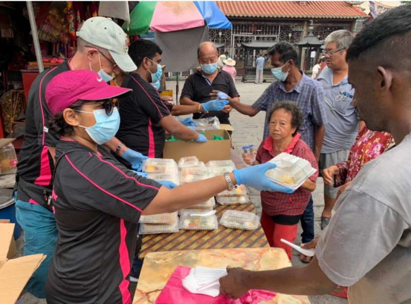 Give aid where due, not based on political affiliation, says social activist