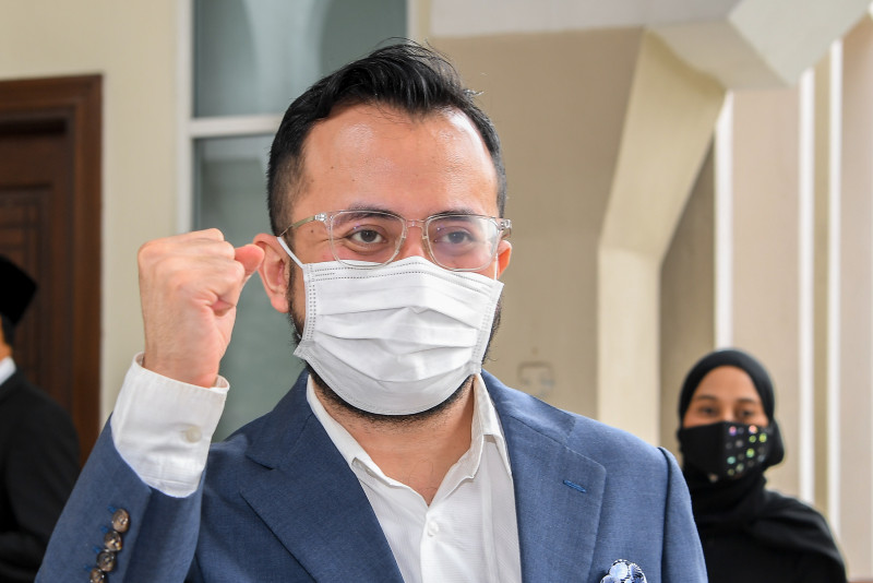 Ezra acquitted of publishing book against Islamic law