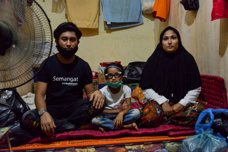  Rohingya man reunites with ‘dead’ family