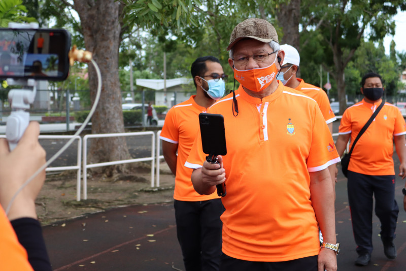 100 men take virtual walk to campaign against violence towards women