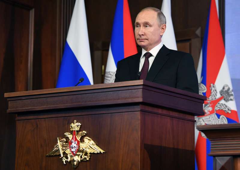 Putin says Russia to start mass vaccinations next week