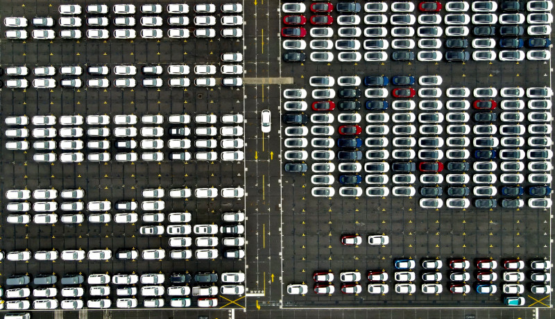 China’s car sales rise the most in a decade
