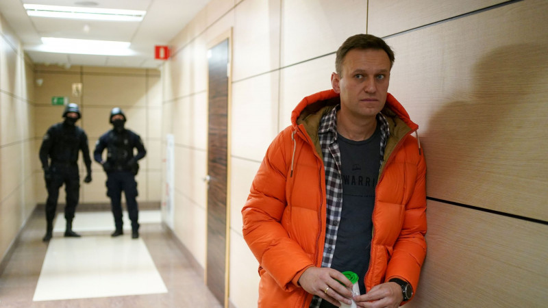 At new fraud trial, Navalny vows to fight on against Kremlin