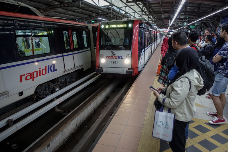 Kelana Jaya LRT users dismayed as broken-down train delays commute