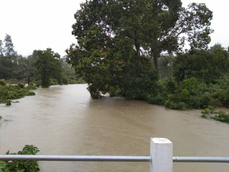 Main road stretches Km13, Km 34 of Jalan Jeli-Dabong closed due to floods