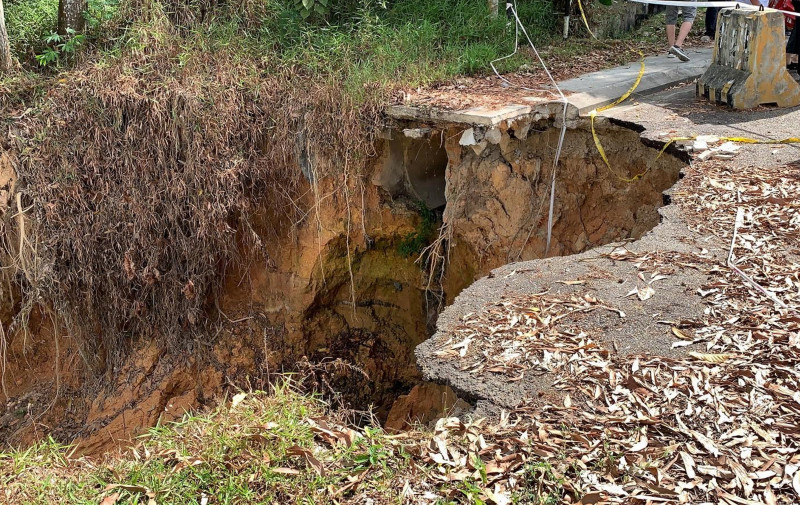 Apartment residents fear for safety, plead for action on nearby landslide