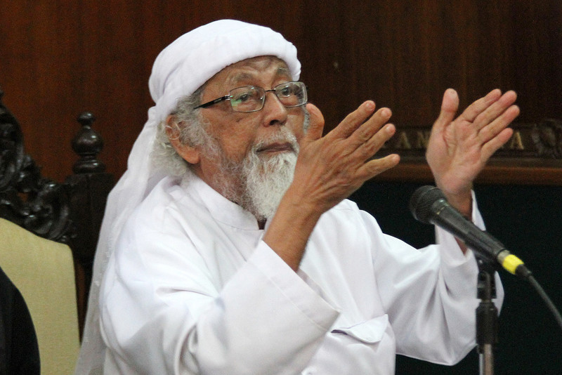 Indonesia frees cleric linked to Bali bombing