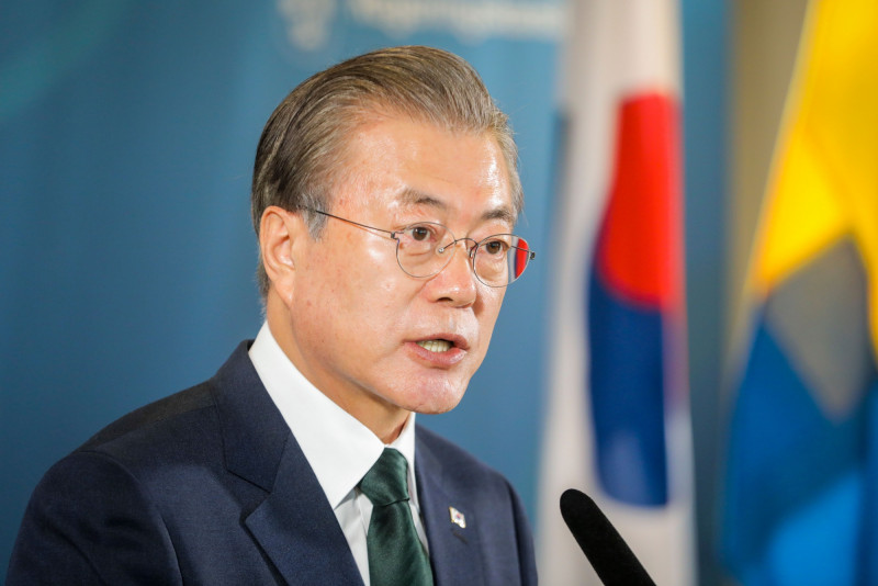 Free virus vaccines for all S. Koreans: president