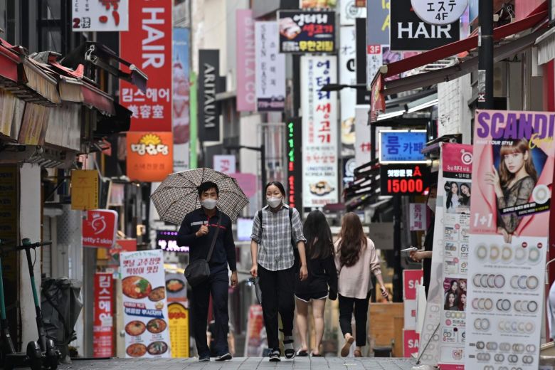South Korea to end outdoor mask mandate