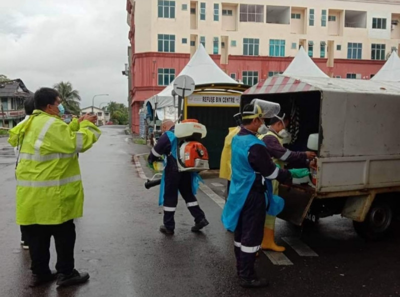 Some Sibu businesses in defiance of MCO, refuse to cease operations