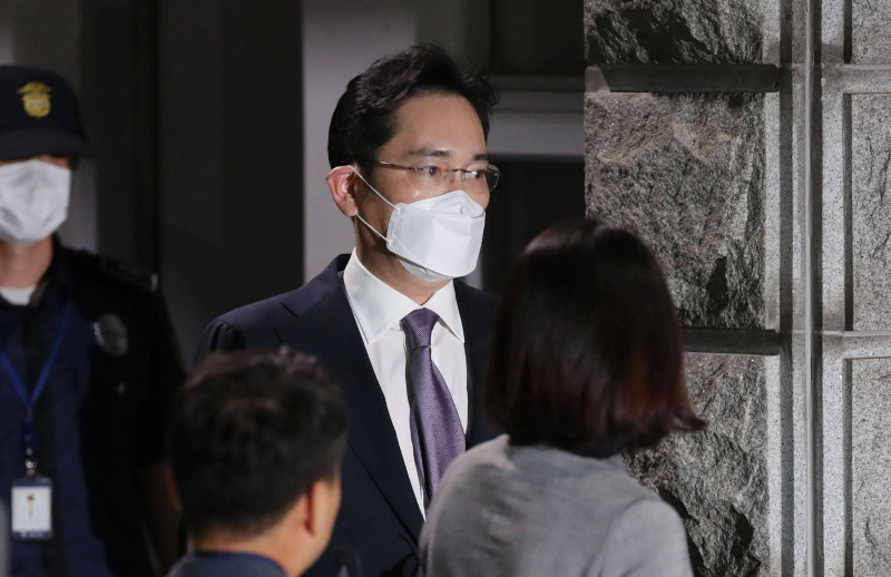 Corruption scandal gets Samsung chief 2.5 years’ jail time