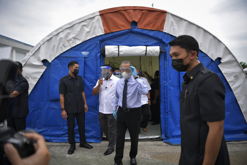 PM visits MAEPS 2.0 integrated hospital for Covid-19
