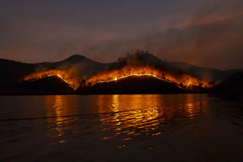 Australia ups bush fire danger rating