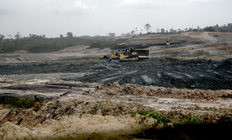 10 Trapped In Coal Mine Hit By Landslides In South Kalimantan | World ...