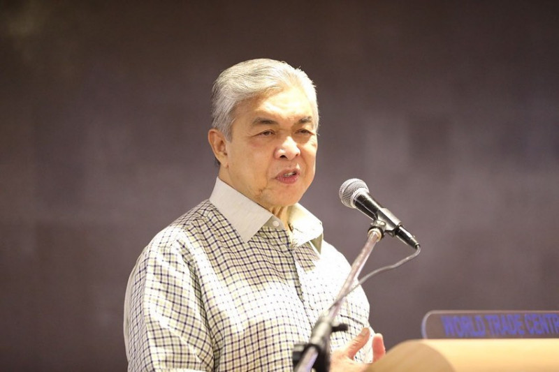 Zahid ‘can only apologise’ for limited capability without govt post