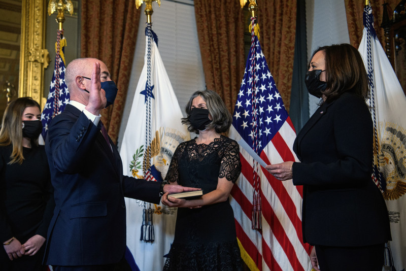 Biden gets Homeland Security chief as he streamlines US immigration
