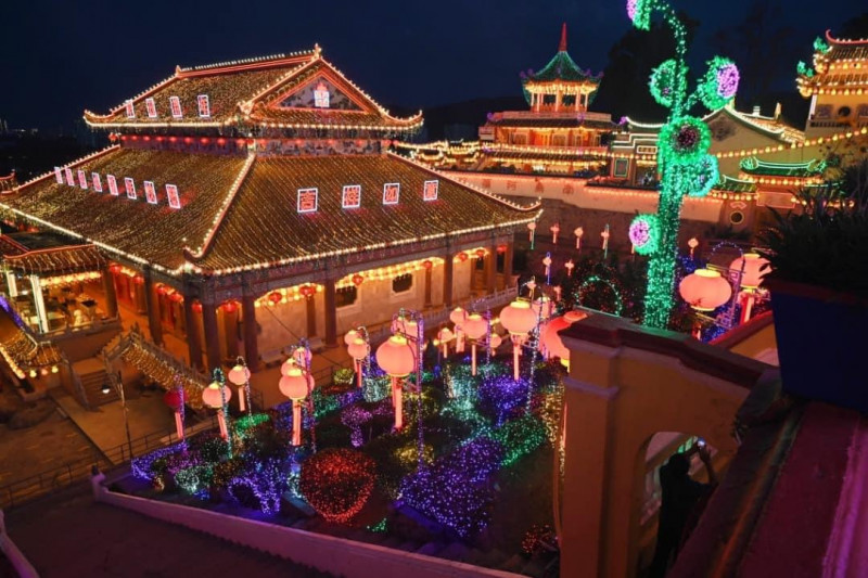 Annual Kek Lok Si Temple lighting ceremony continues despite pandemic